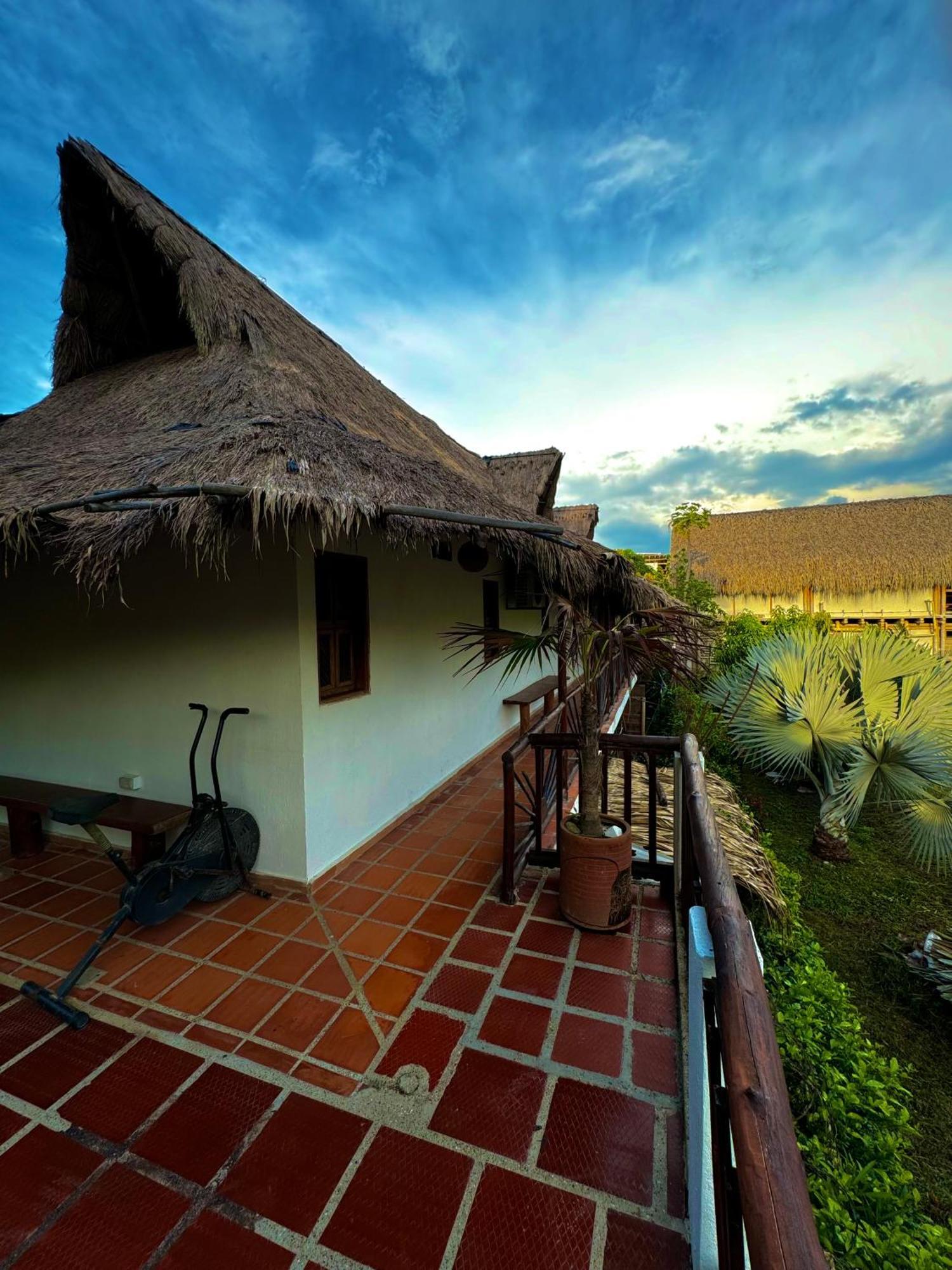 Hostal Nibuni Palomino Exterior photo